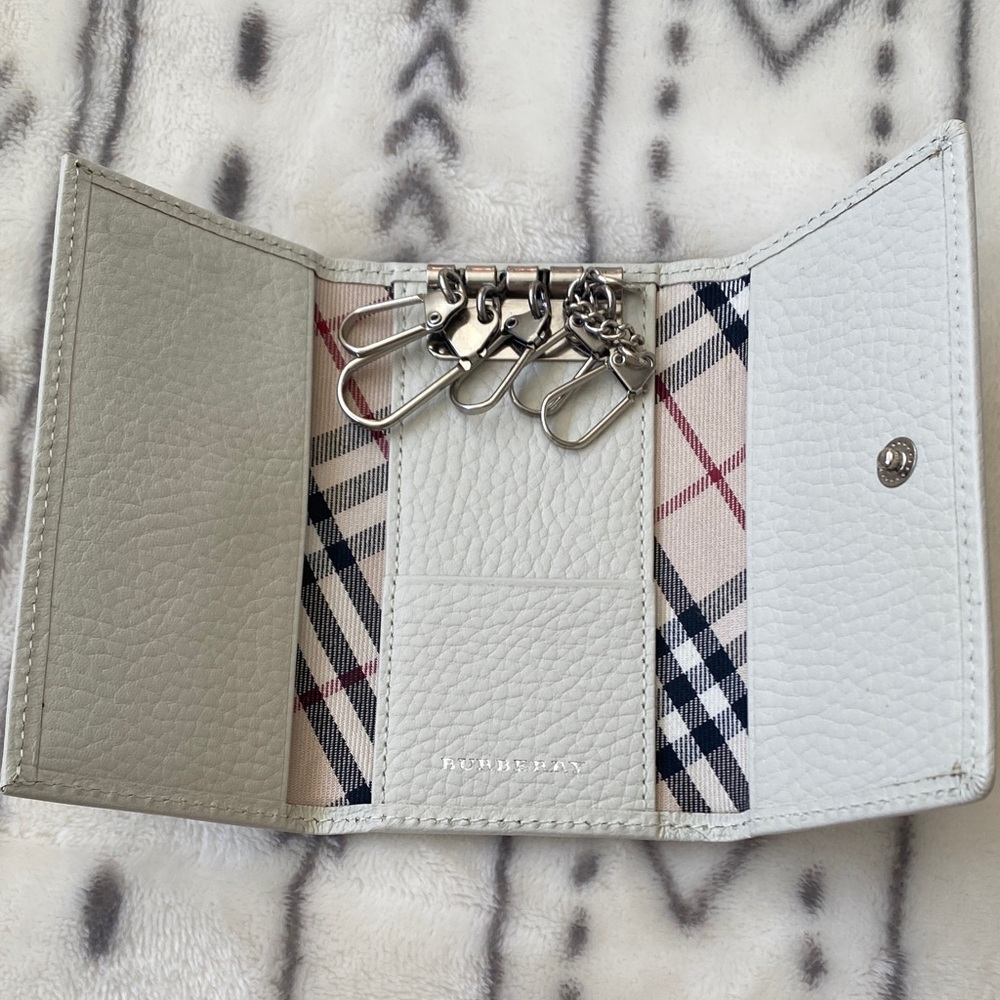 Burberry Gray Leather Key Holder - Picture 2 of 9